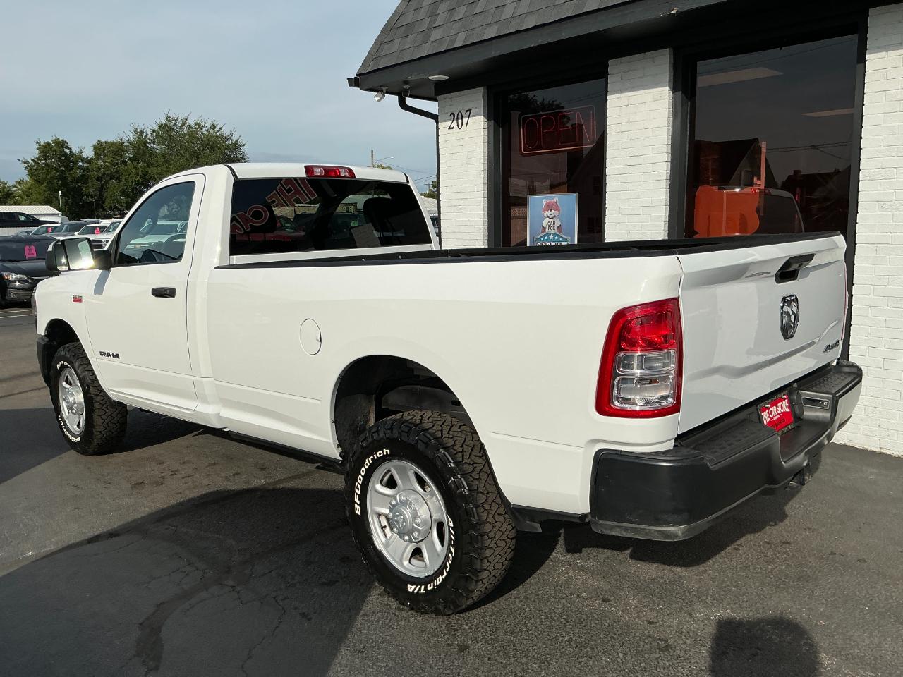 RAM 2500 Tradesman 4x4 Reg Cab 8' Box 2022