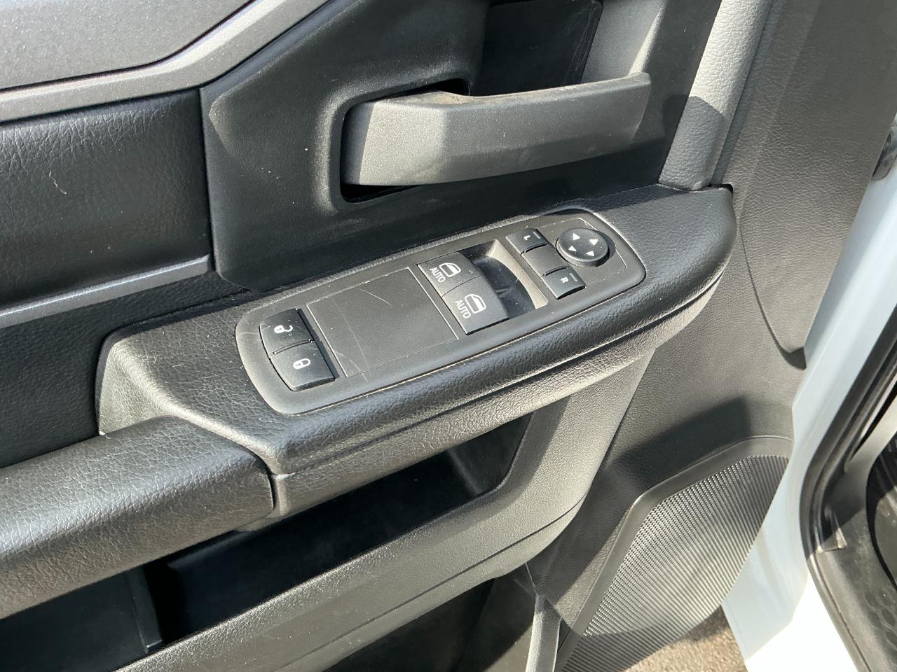 RAM 2500 Tradesman 4x4 Reg Cab 8' Box 2022