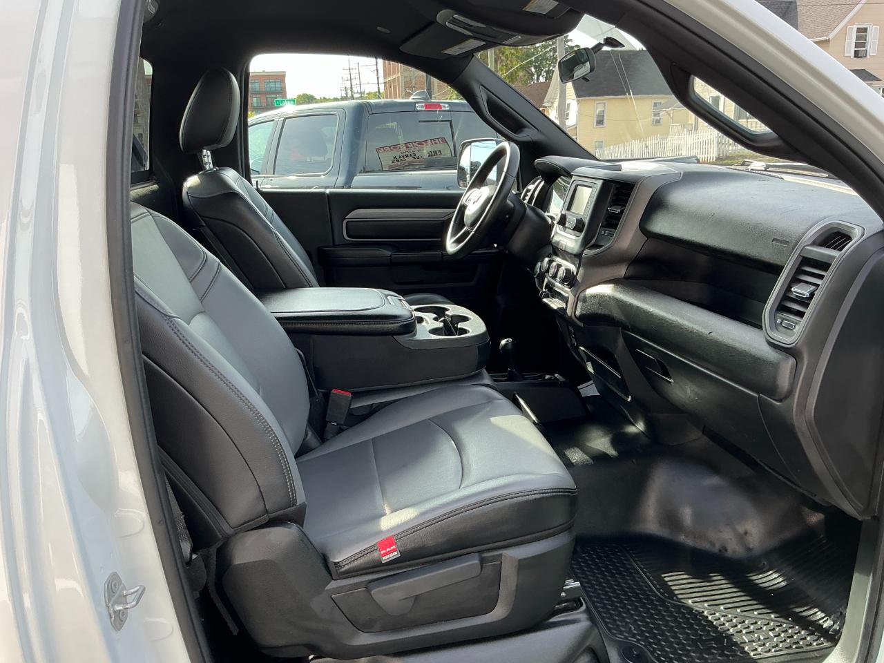 RAM 2500 Tradesman 4x4 Reg Cab 8' Box 2022