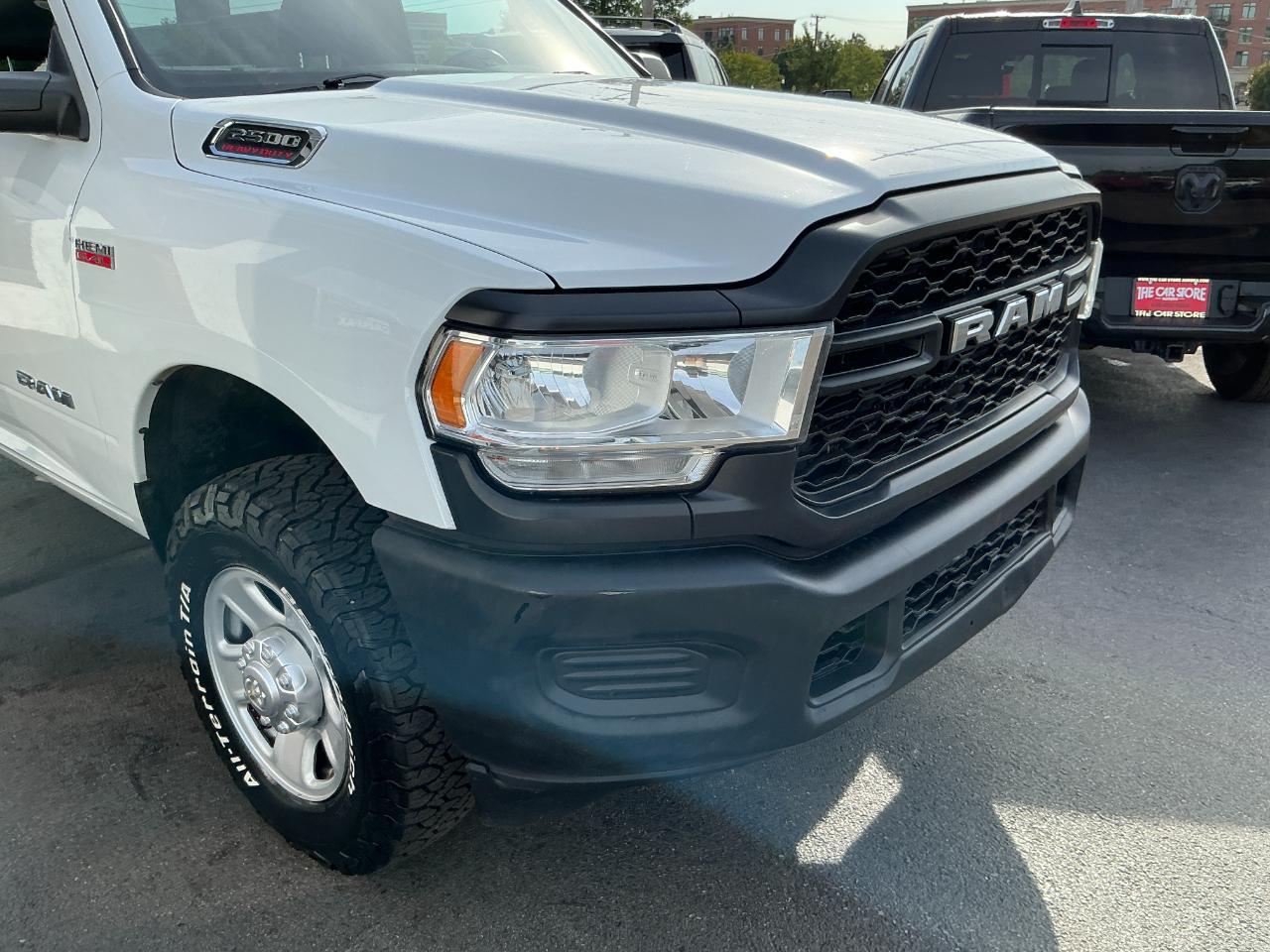 RAM 2500 Tradesman 4x4 Reg Cab 8' Box 2022