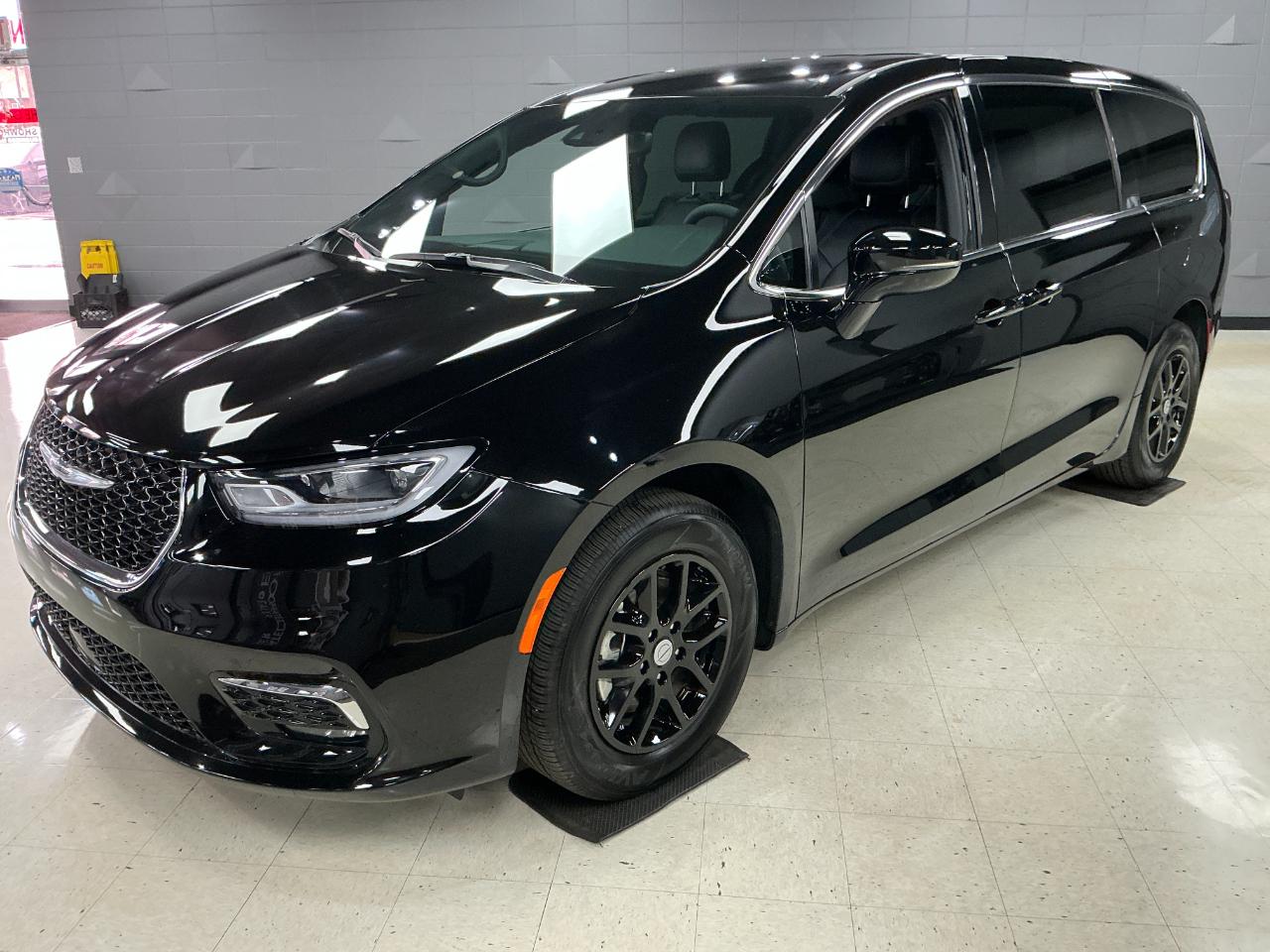 Chrysler Pacifica Select FWD 2026