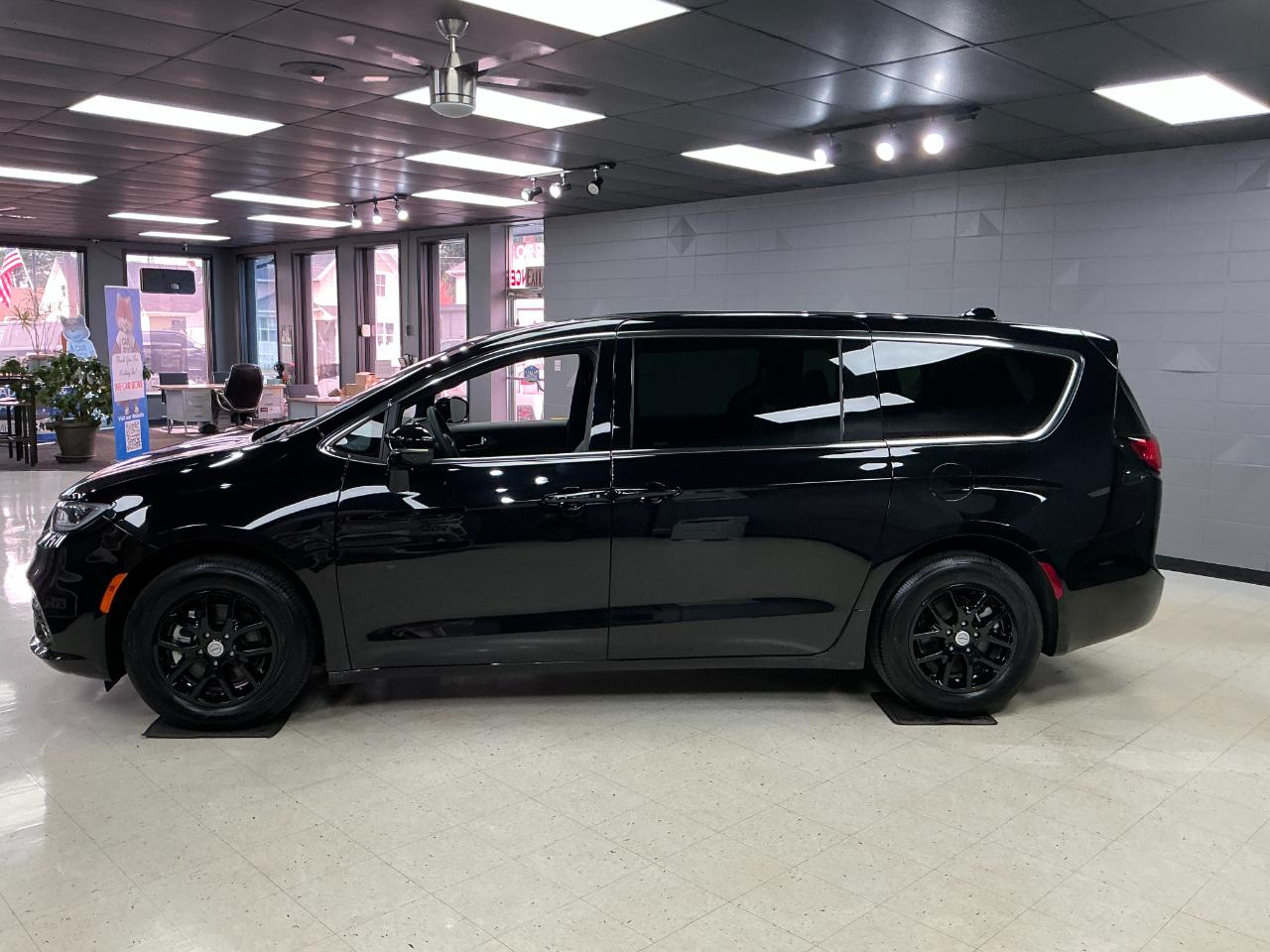 Chrysler Pacifica Select FWD 2026