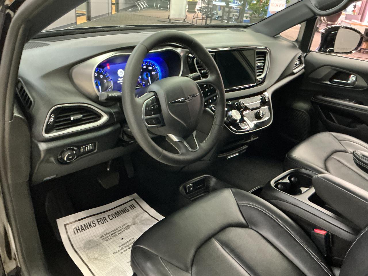 Chrysler Pacifica Select FWD 2026
