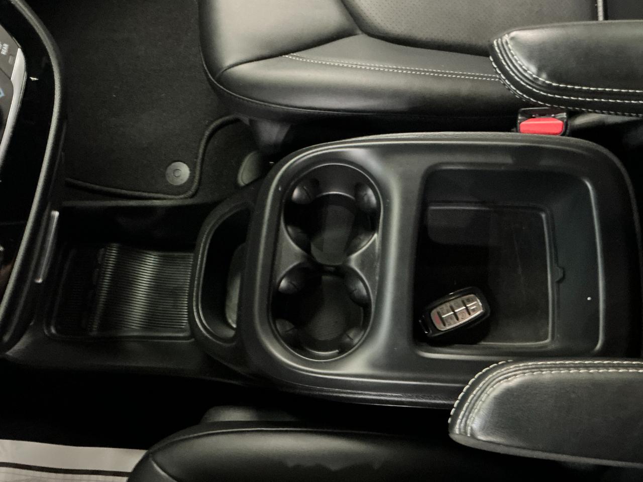 Chrysler Pacifica Select FWD 2026