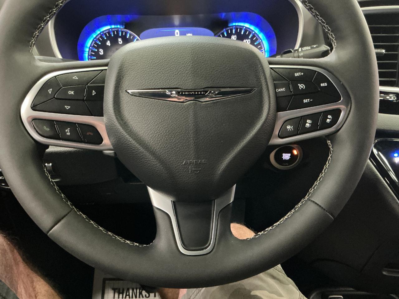 Chrysler Pacifica Select FWD 2026