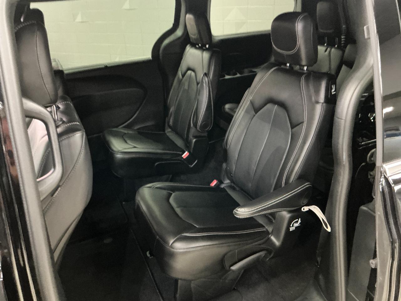 Chrysler Pacifica Select FWD 2026