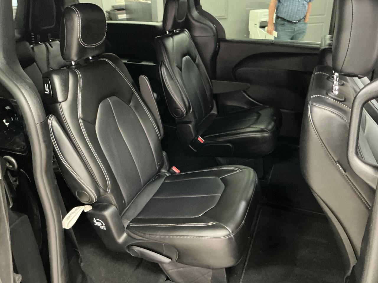 Chrysler Pacifica Select FWD 2026