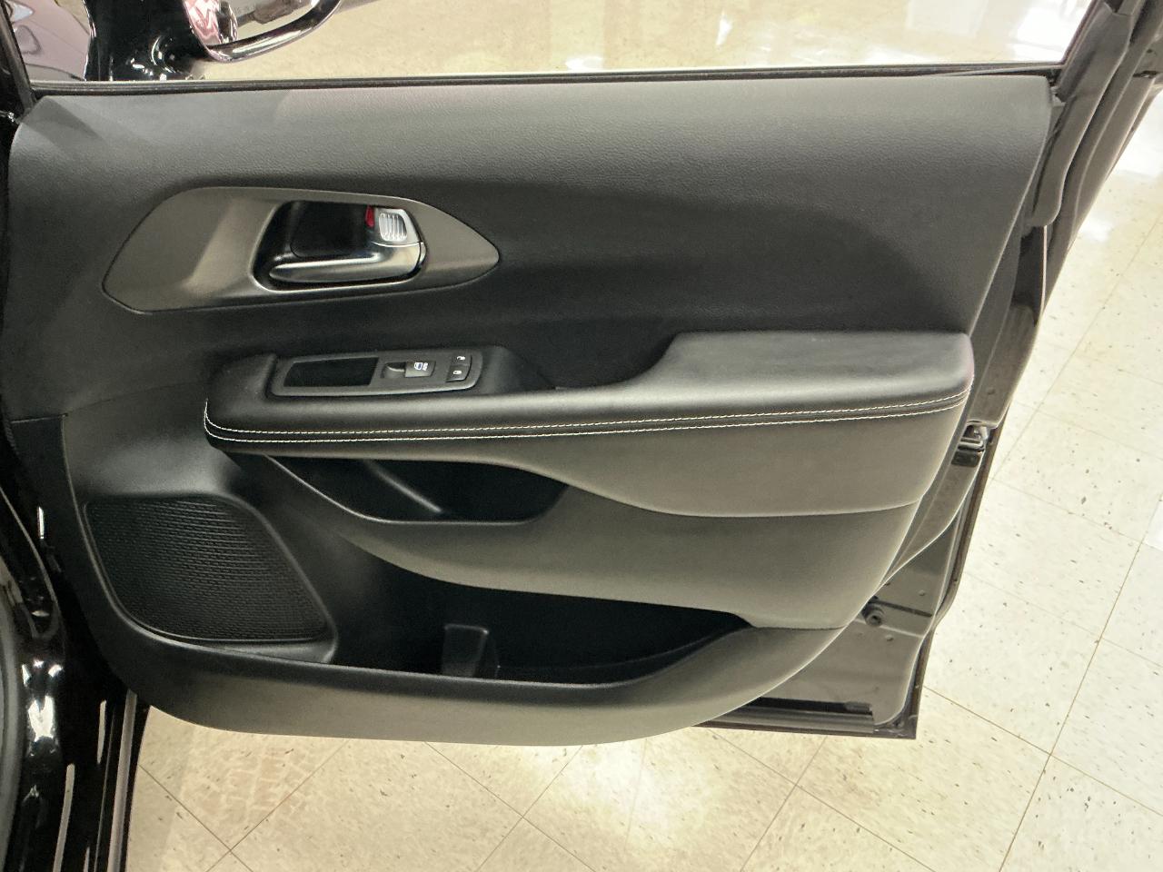 Chrysler Pacifica Select FWD 2026