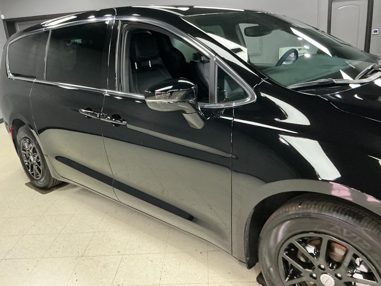 Chrysler Pacifica Select FWD 2026