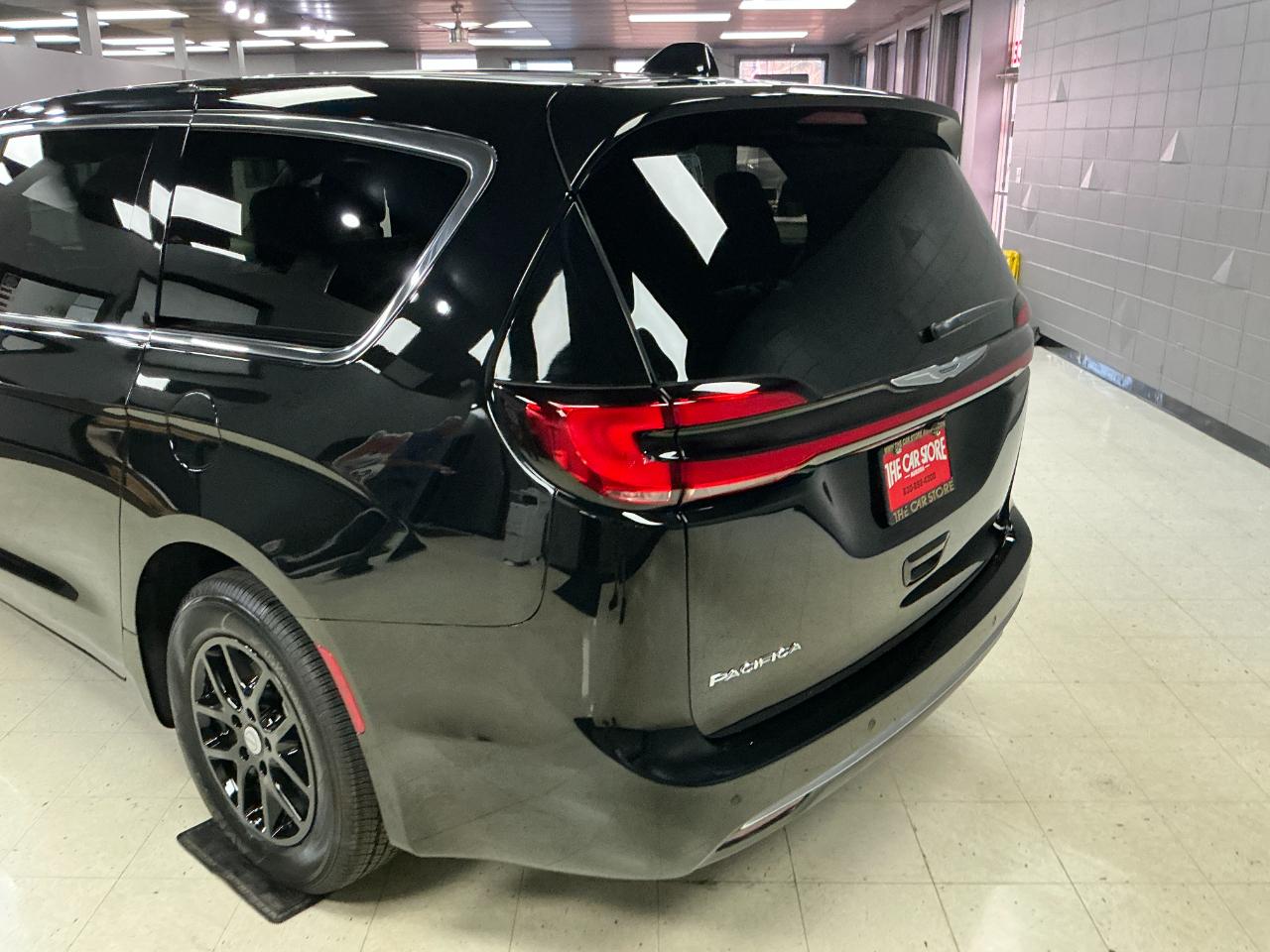 Chrysler Pacifica Select FWD 2026