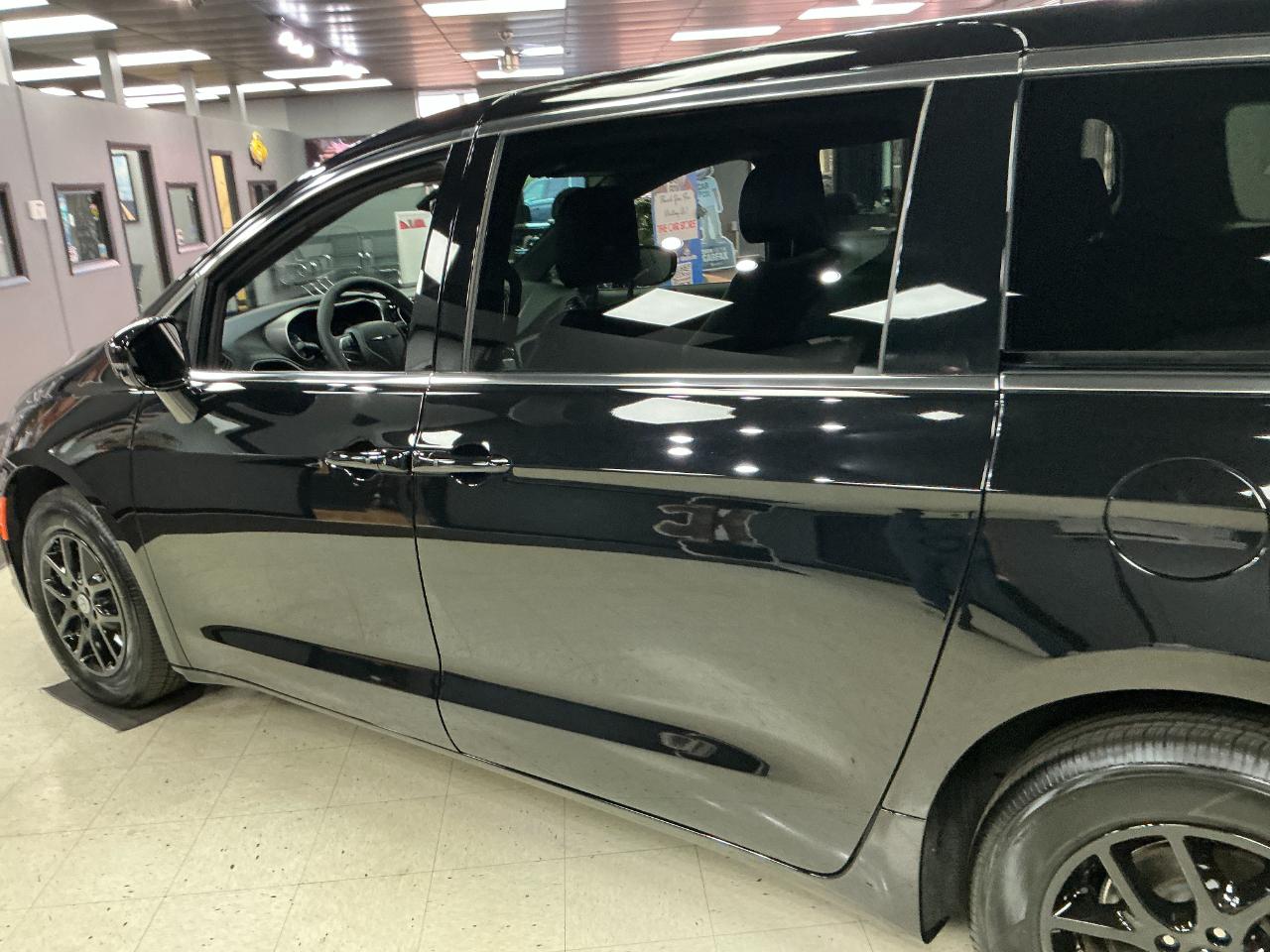 Chrysler Pacifica Select FWD 2026