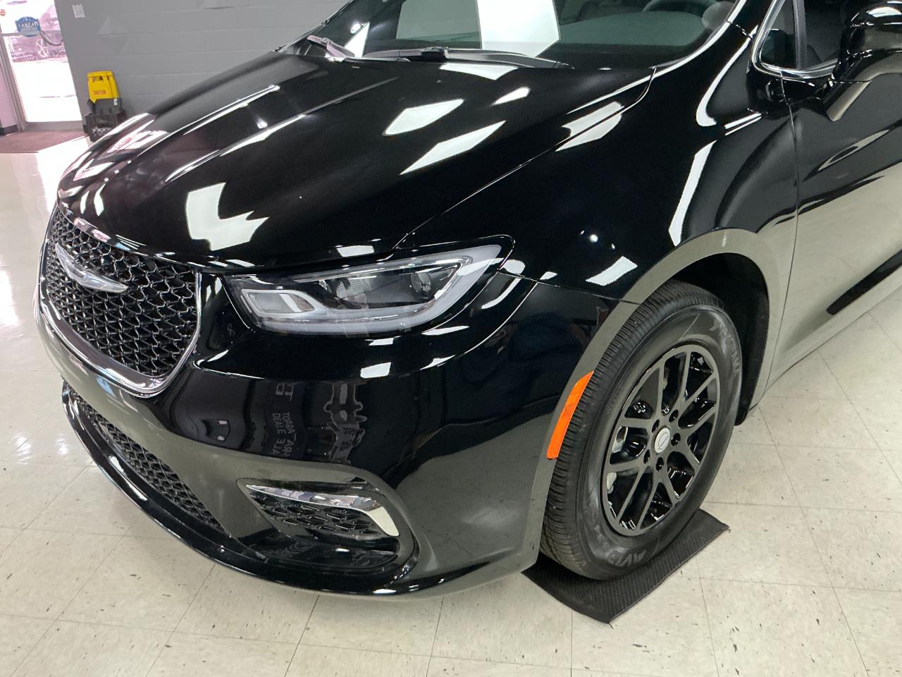 Chrysler Pacifica Select FWD 2026