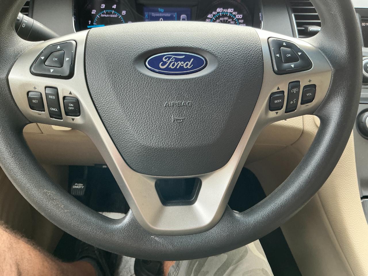 Ford Taurus SE FWD 2017