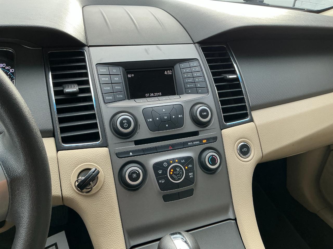 Ford Taurus SE FWD 2017
