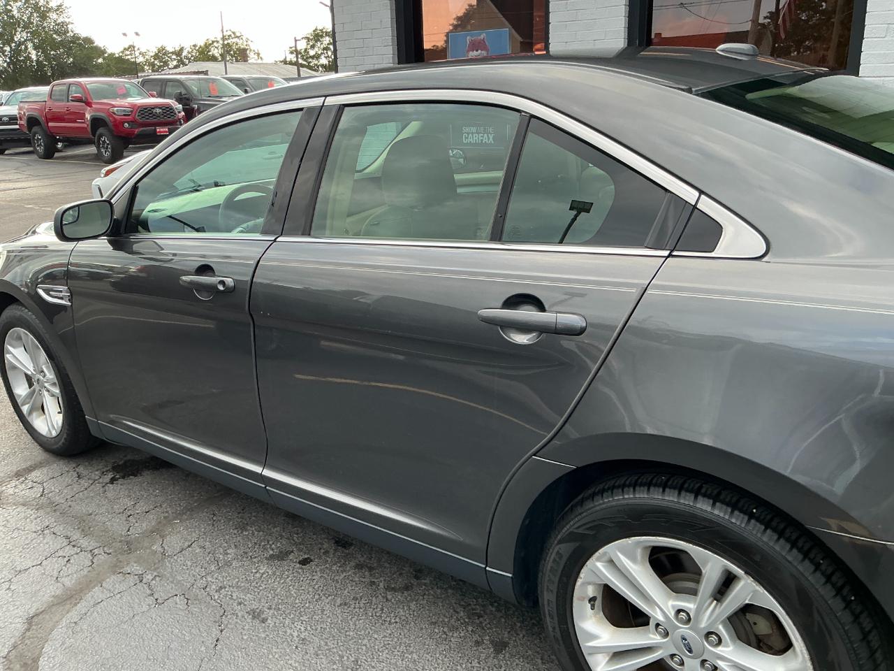 Ford Taurus SE FWD 2017
