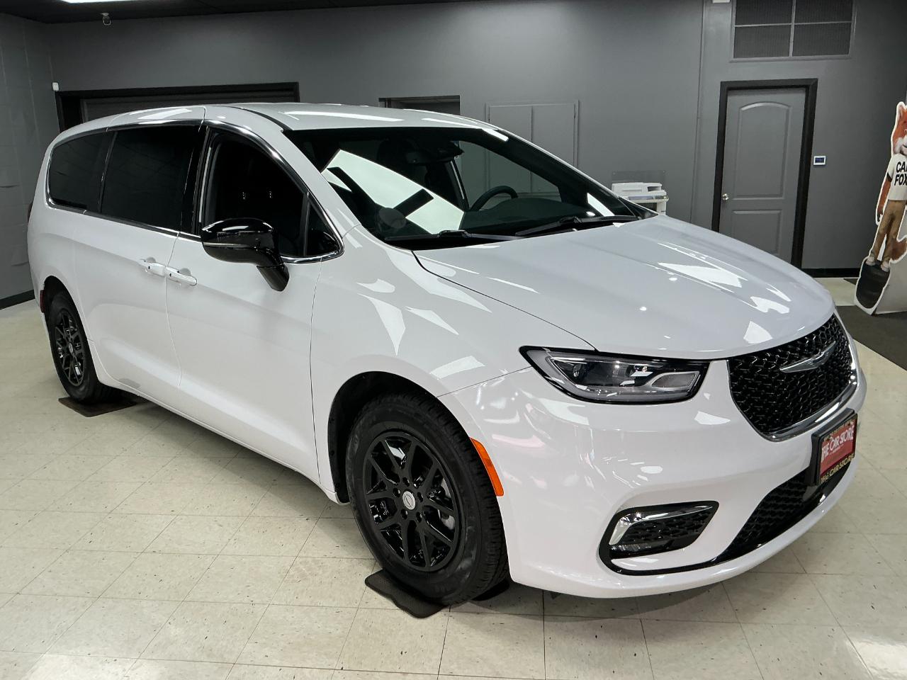 Chrysler Pacifica Select FWD 2025