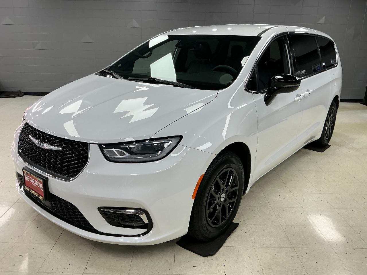 Chrysler Pacifica Select FWD 2025