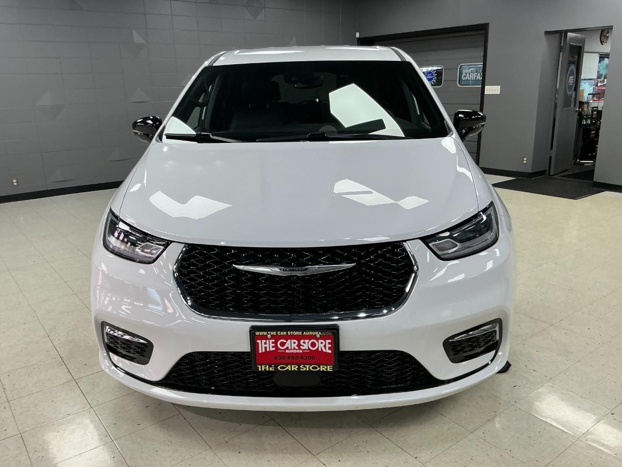Chrysler Pacifica Select FWD 2025