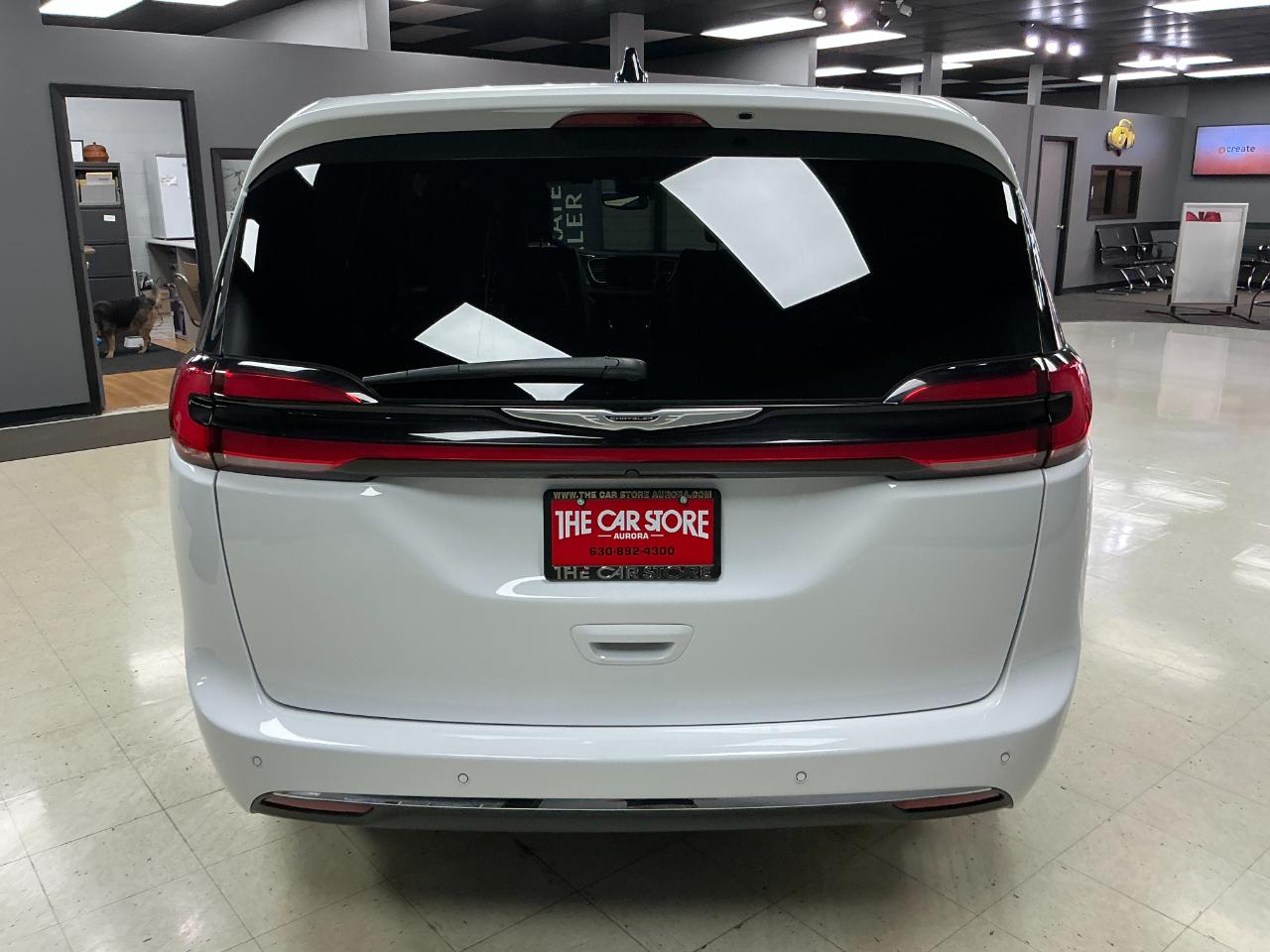 Chrysler Pacifica Select FWD 2025