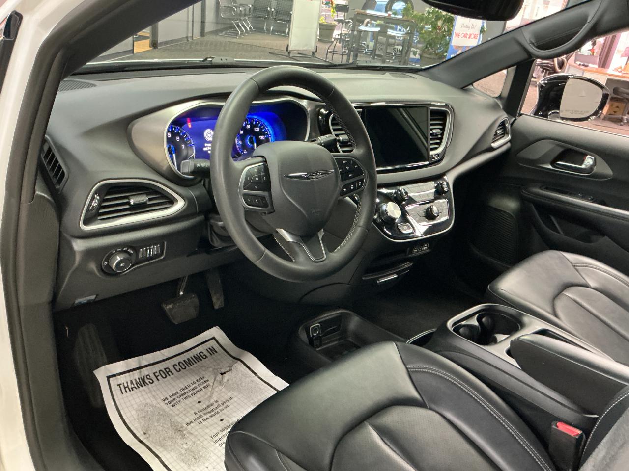Chrysler Pacifica Select FWD 2025