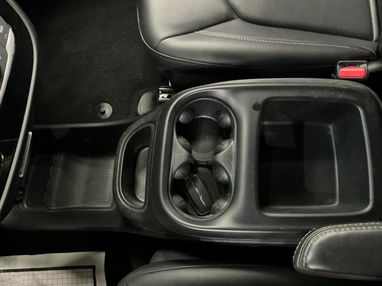 Chrysler Pacifica Select FWD 2025