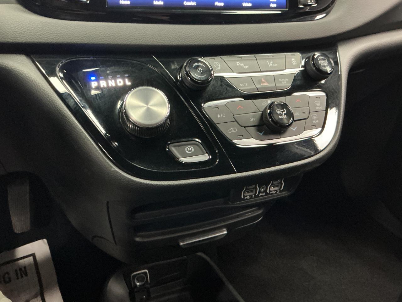 Chrysler Pacifica Select FWD 2025
