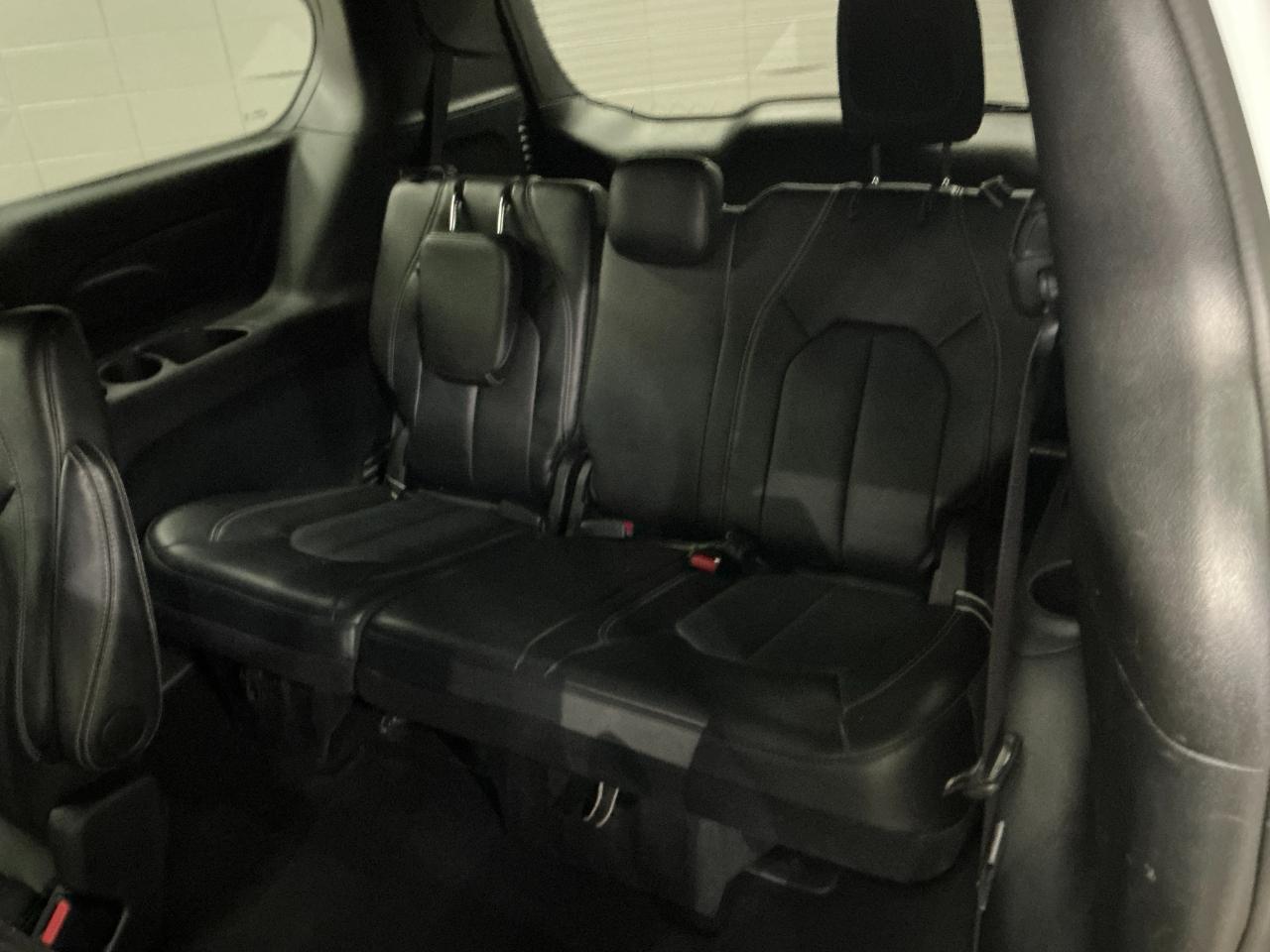 Chrysler Pacifica Select FWD 2025