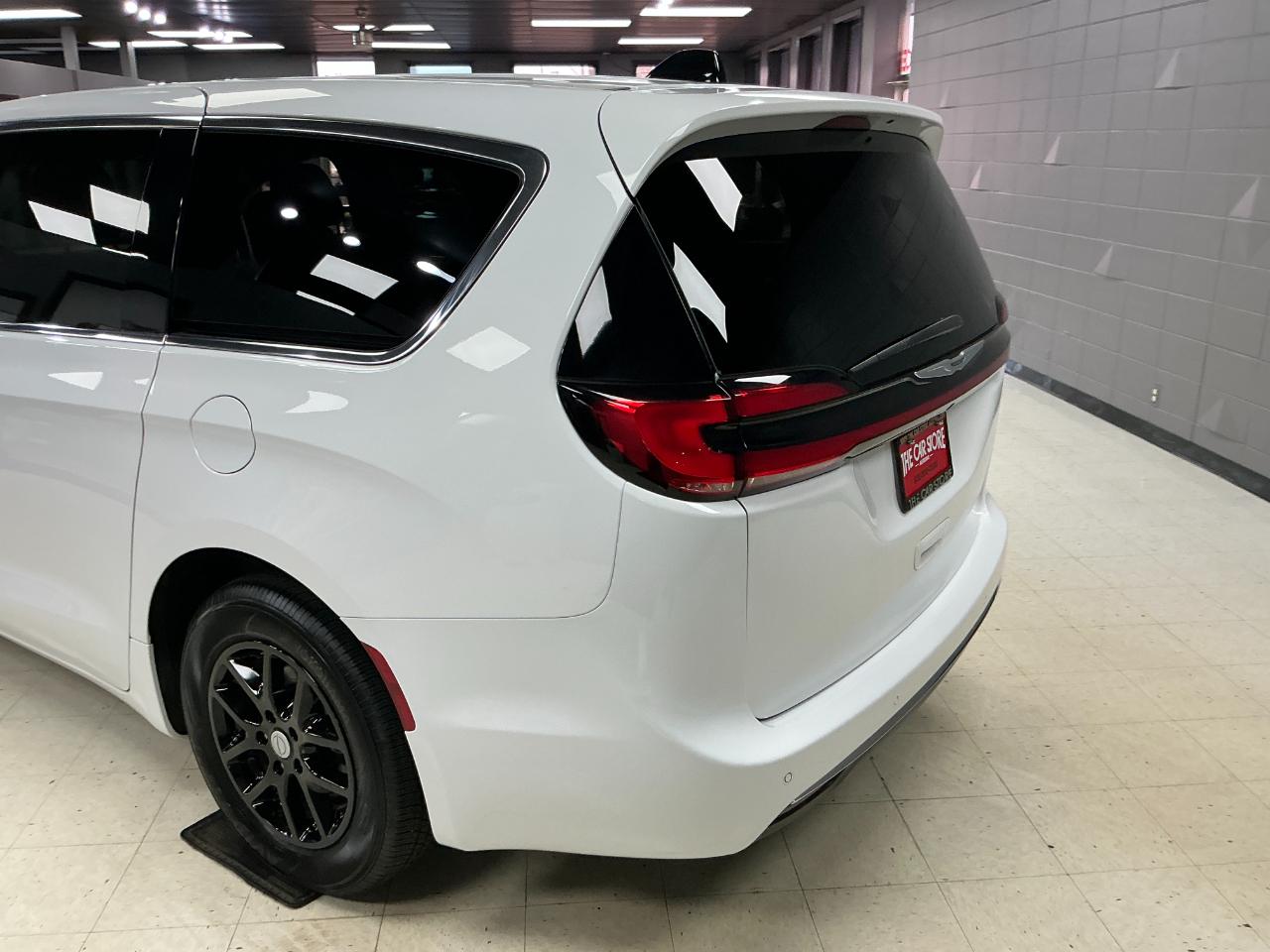 Chrysler Pacifica Select FWD 2025