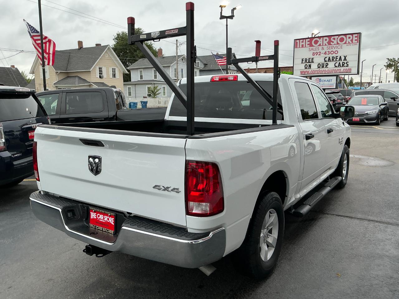 RAM 1500 Classic Tradesman 4x4 Crew Cab 5'7" Box 2023
