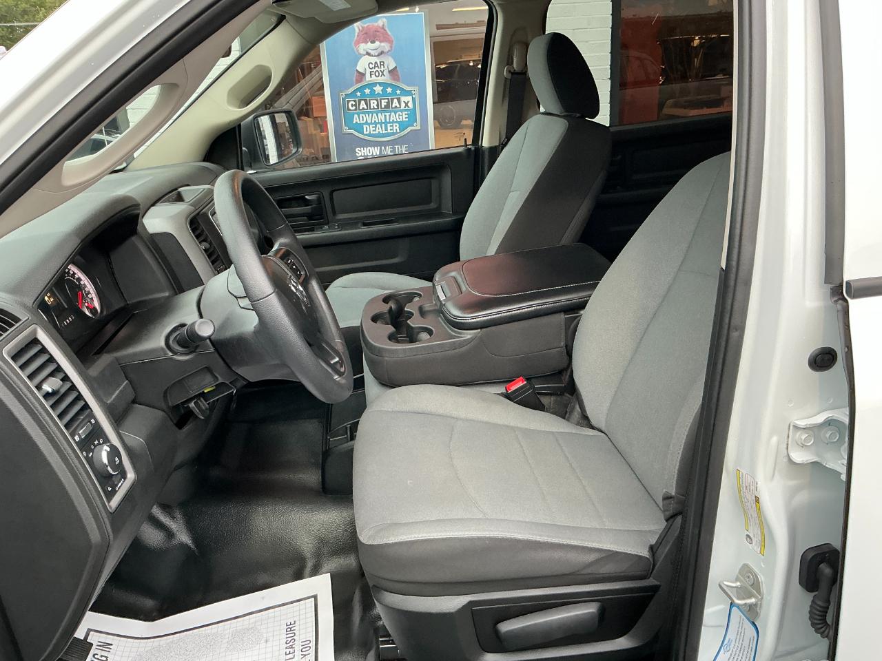 RAM 1500 Classic Tradesman 4x4 Crew Cab 5'7" Box 2023
