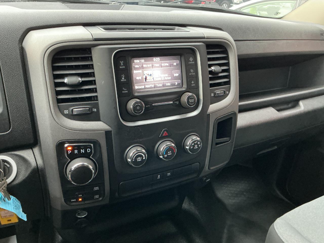 RAM 1500 Classic Tradesman 4x4 Crew Cab 5'7" Box 2023