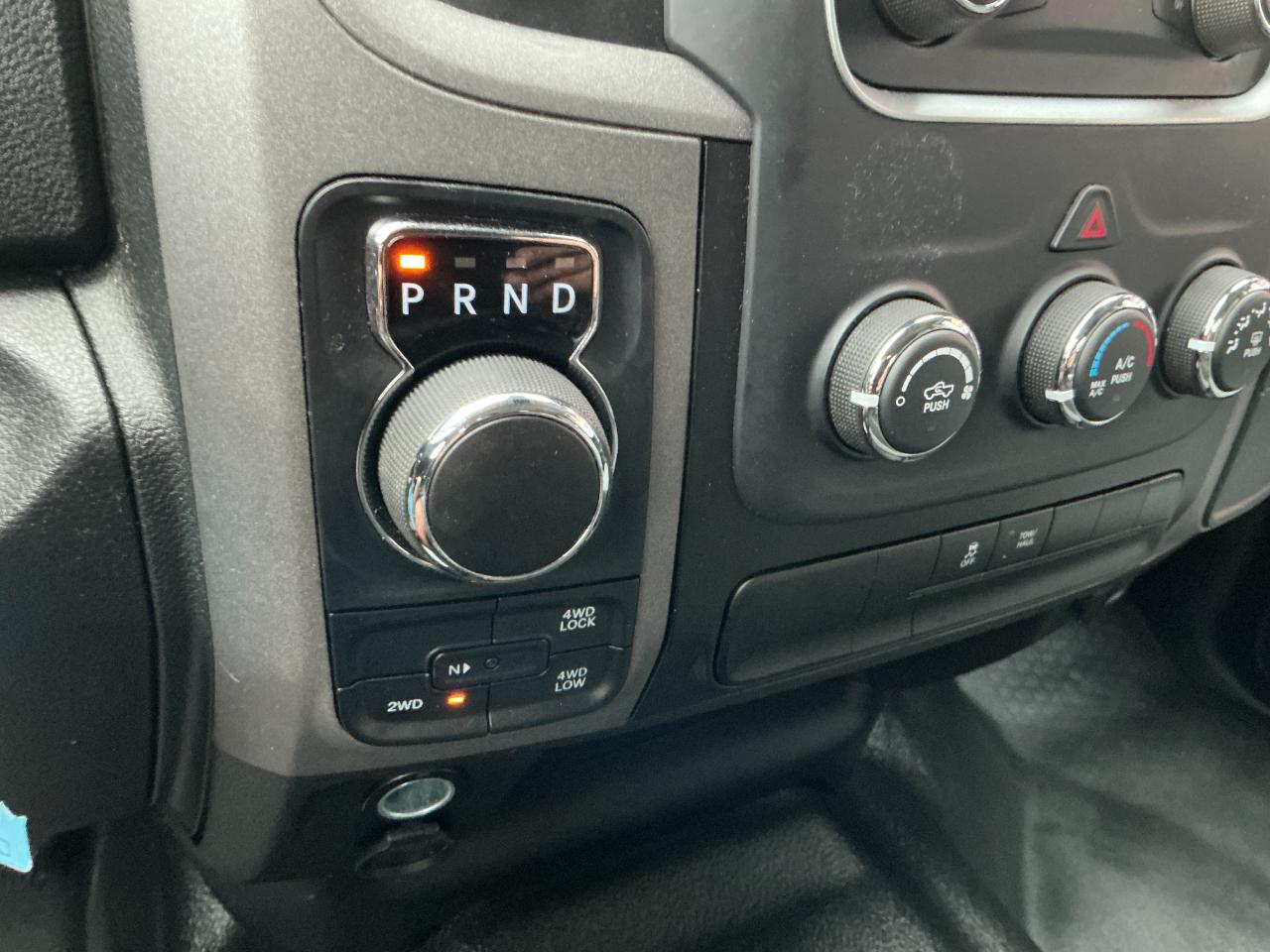 RAM 1500 Classic Tradesman 4x4 Crew Cab 5'7" Box 2023