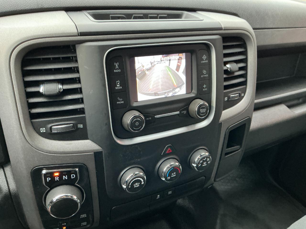 RAM 1500 Classic Tradesman 4x4 Crew Cab 5'7" Box 2023