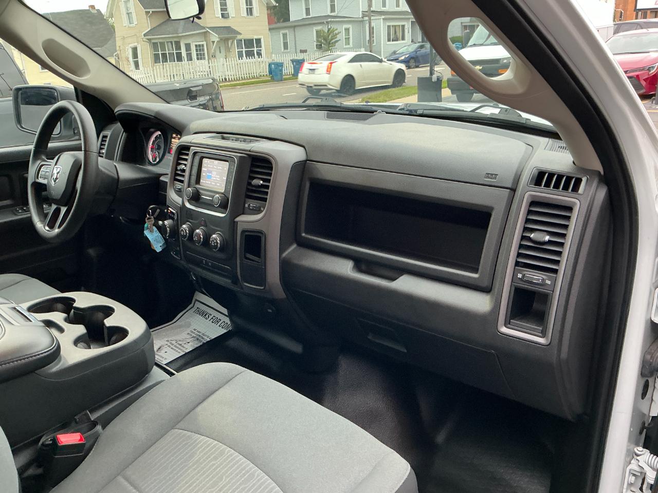 RAM 1500 Classic Tradesman 4x4 Crew Cab 5'7" Box 2023