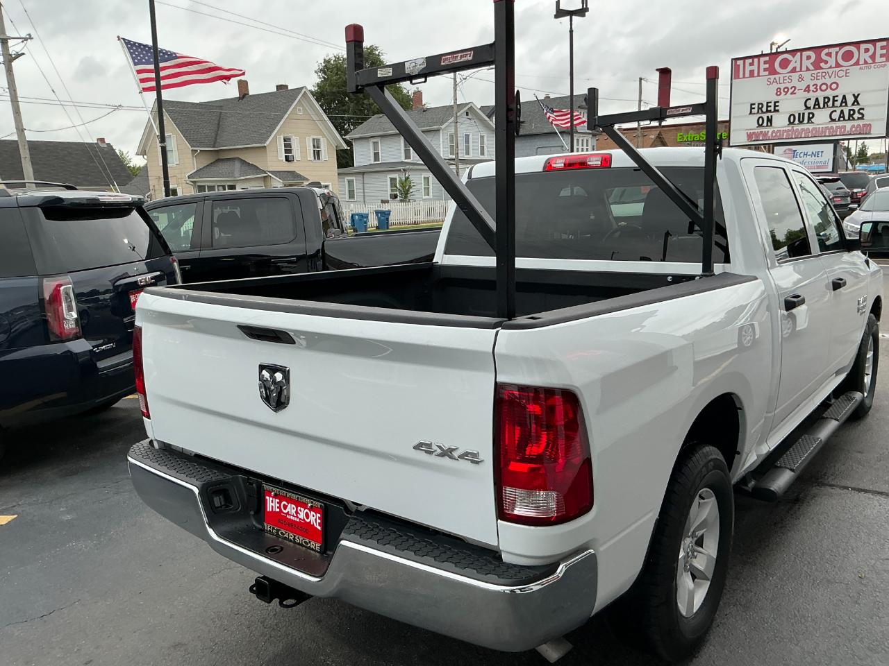 RAM 1500 Classic Tradesman 4x4 Crew Cab 5'7" Box 2023
