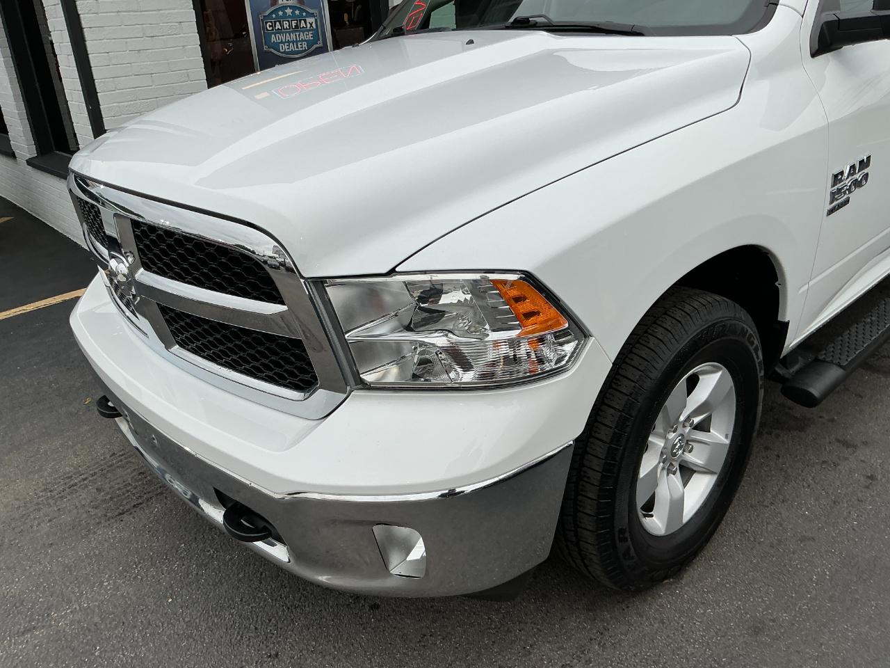 RAM 1500 Classic Tradesman 4x4 Crew Cab 5'7" Box 2023