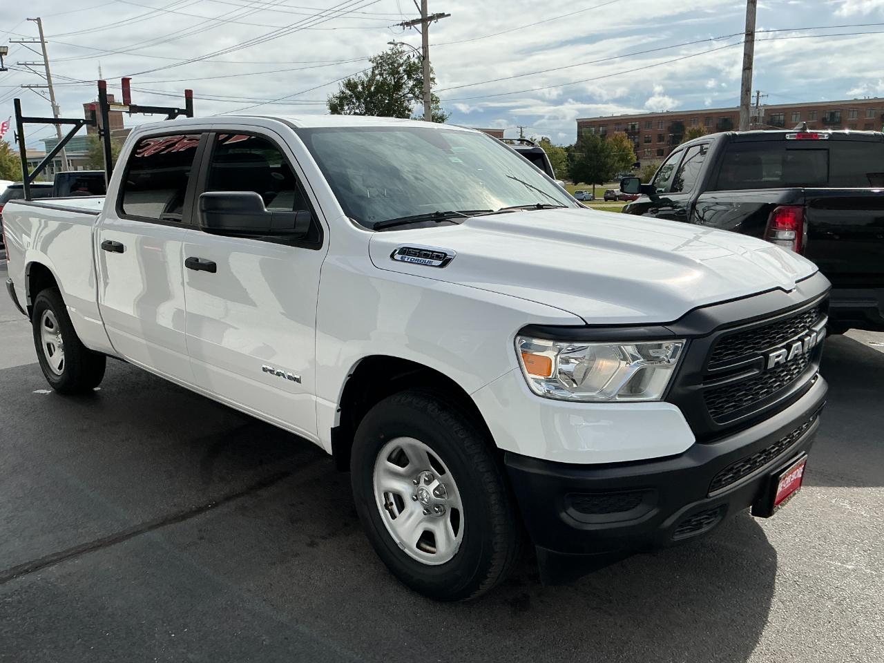 RAM 1500 Tradesman 4x4 Crew Cab 6'4" Box 2022