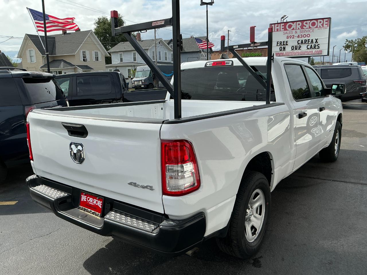 RAM 1500 Tradesman 4x4 Crew Cab 6'4" Box 2022