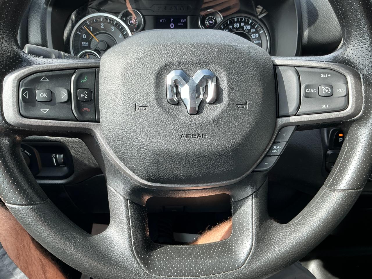 RAM 1500 Tradesman 4x4 Crew Cab 6'4" Box 2022