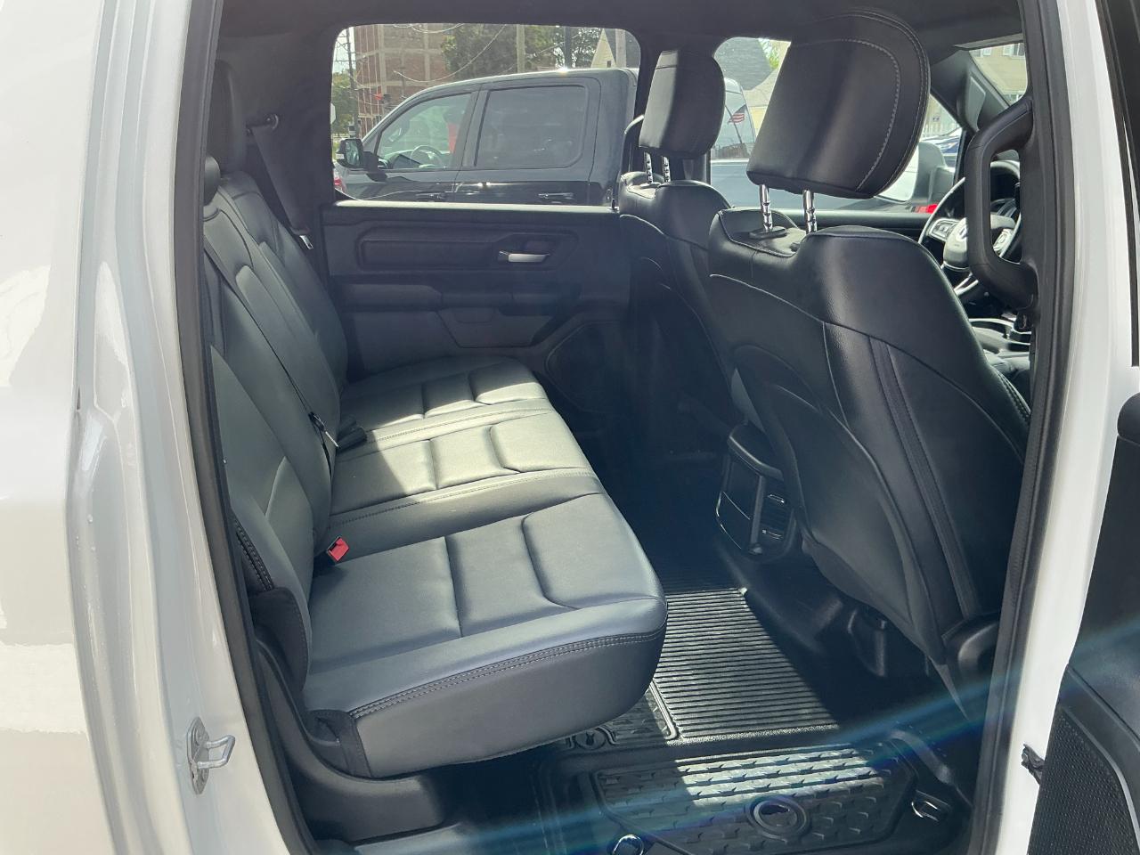 RAM 1500 Tradesman 4x4 Crew Cab 6'4" Box 2022