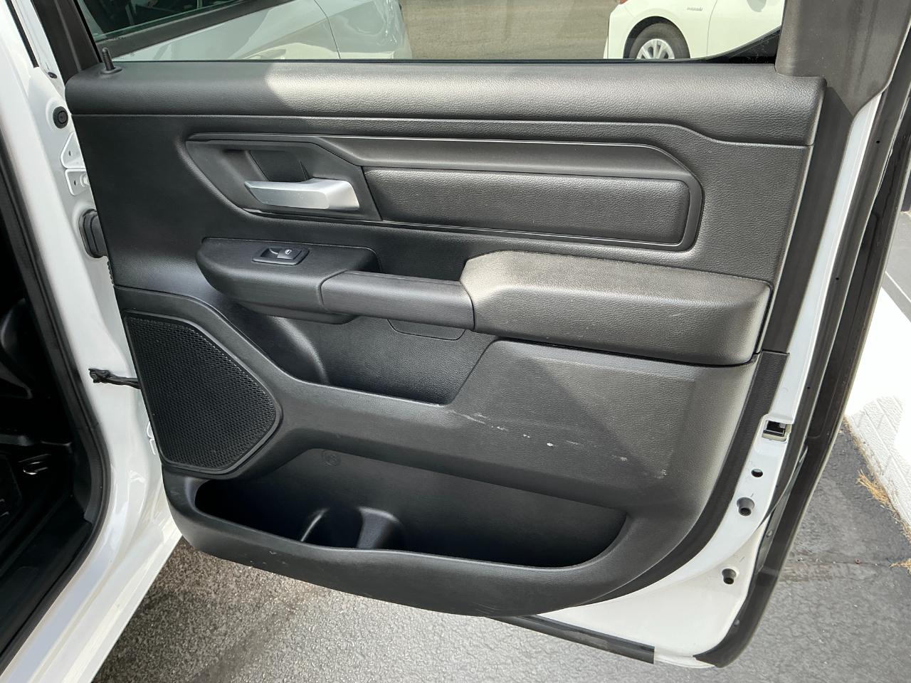 RAM 1500 Tradesman 4x4 Crew Cab 6'4" Box 2022