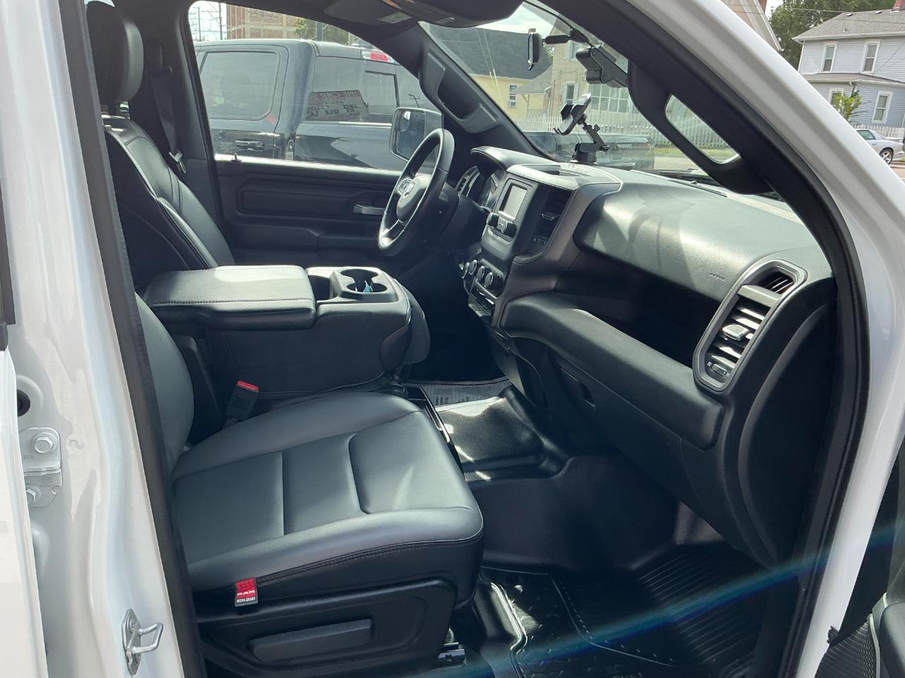 RAM 1500 Tradesman 4x4 Crew Cab 6'4" Box 2022