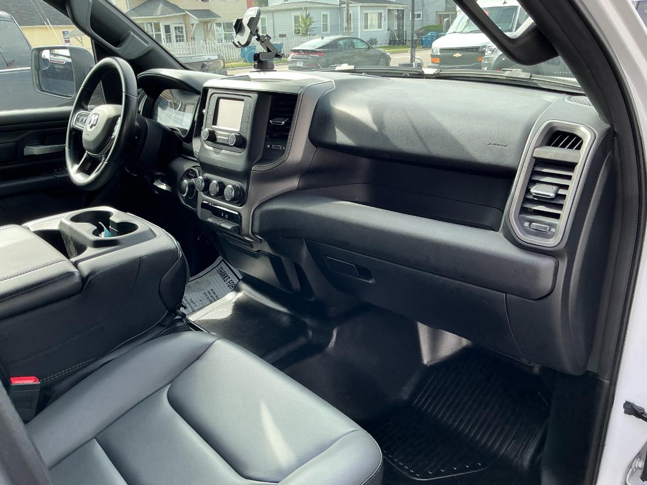 RAM 1500 Tradesman 4x4 Crew Cab 6'4" Box 2022