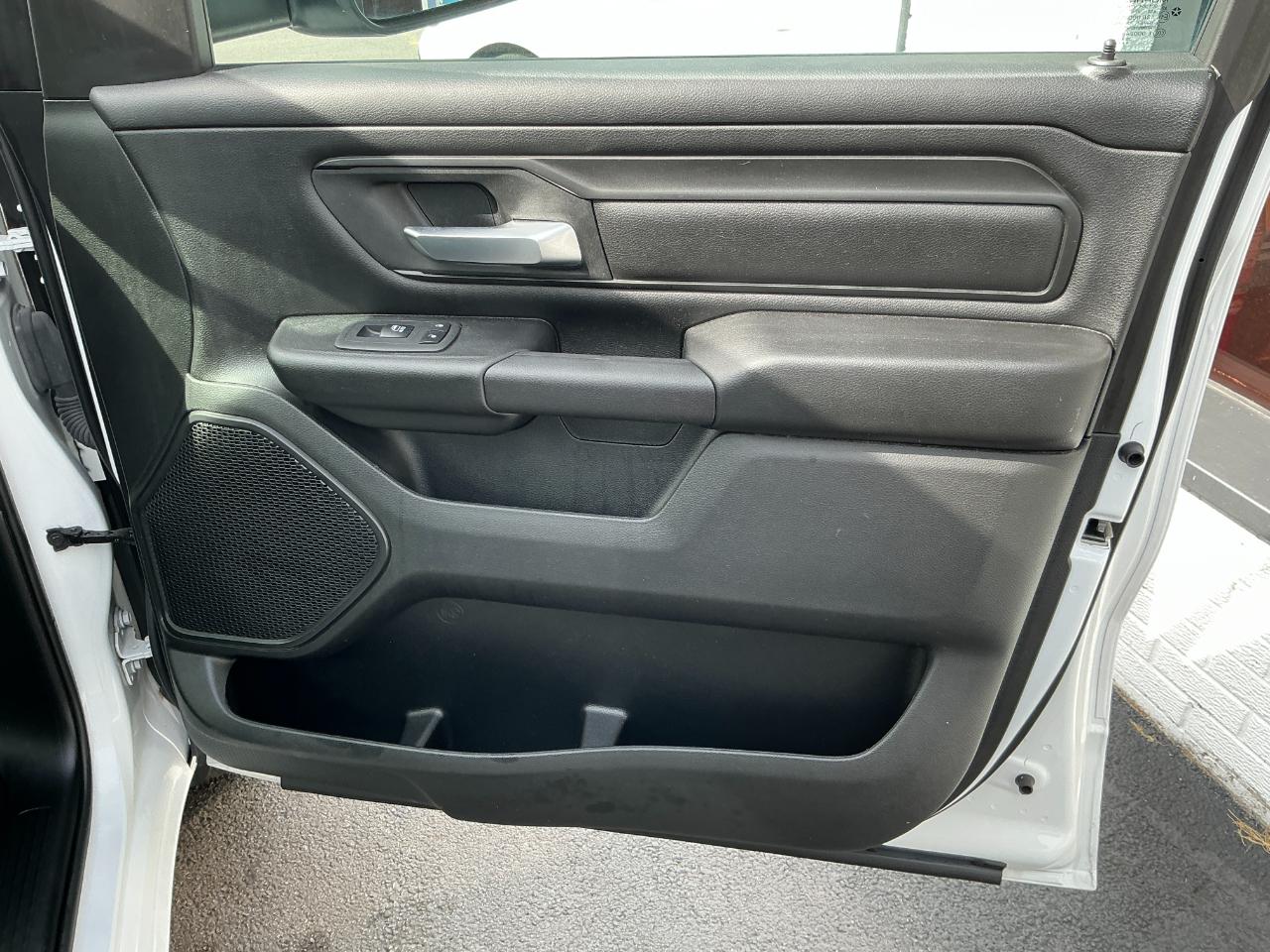 RAM 1500 Tradesman 4x4 Crew Cab 6'4" Box 2022