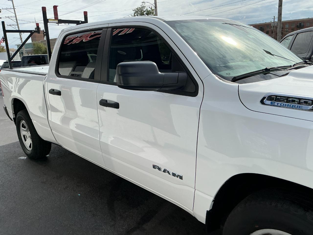 RAM 1500 Tradesman 4x4 Crew Cab 6'4" Box 2022