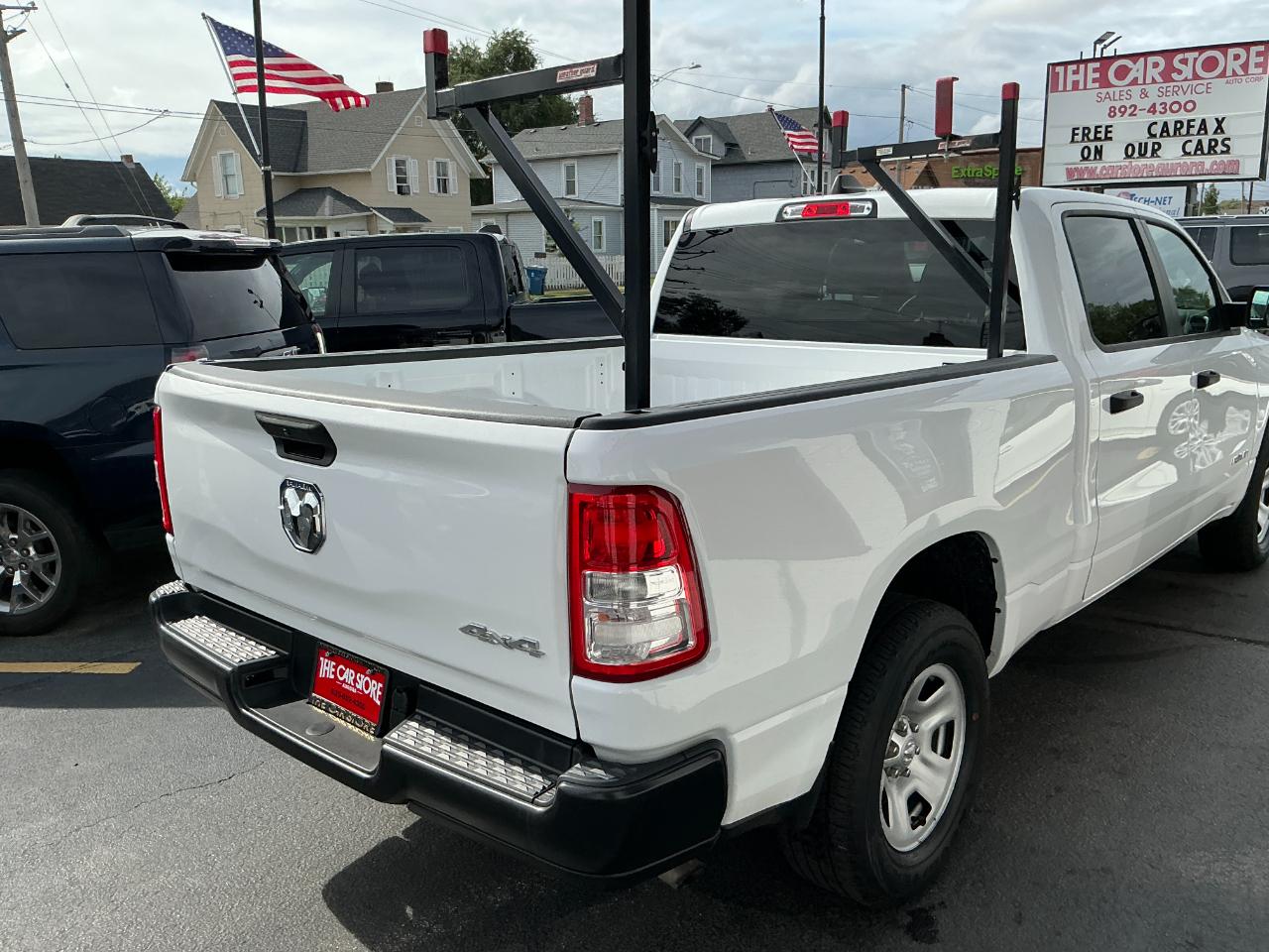 RAM 1500 Tradesman 4x4 Crew Cab 6'4" Box 2022