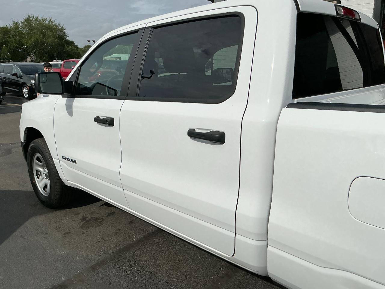 RAM 1500 Tradesman 4x4 Crew Cab 6'4" Box 2022