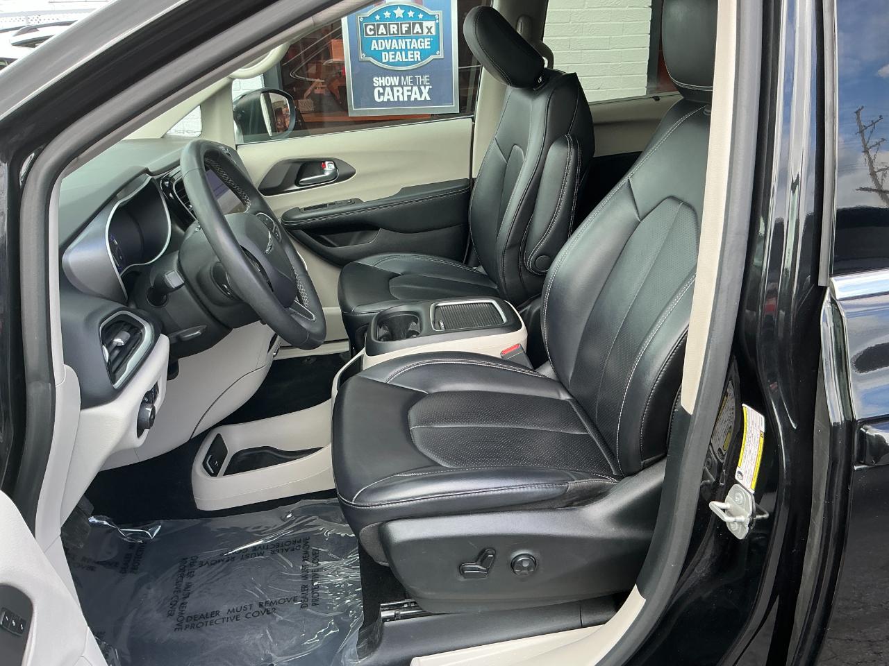 Chrysler Pacifica Touring L FWD 2023