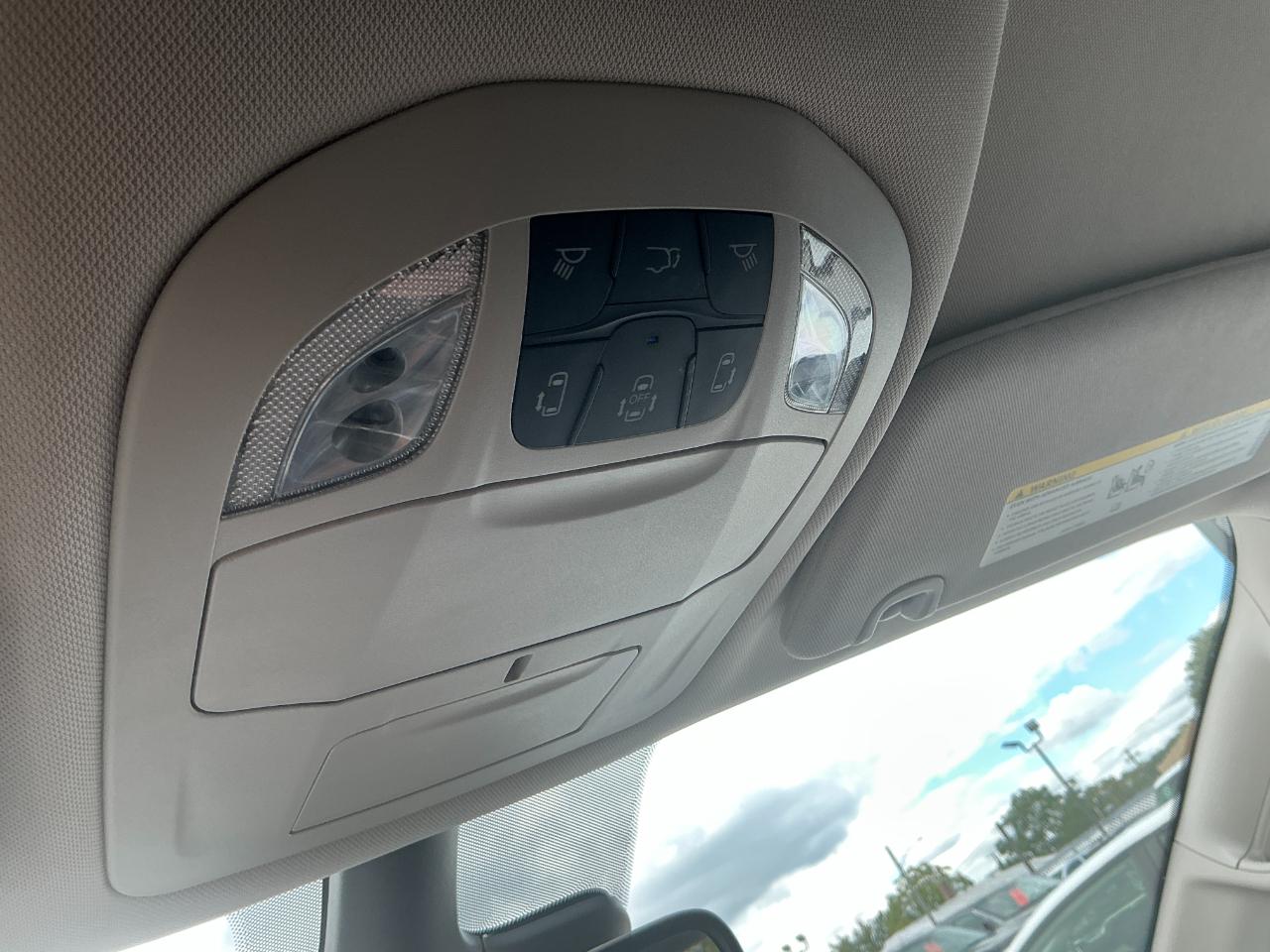 Chrysler Pacifica Touring L FWD 2023