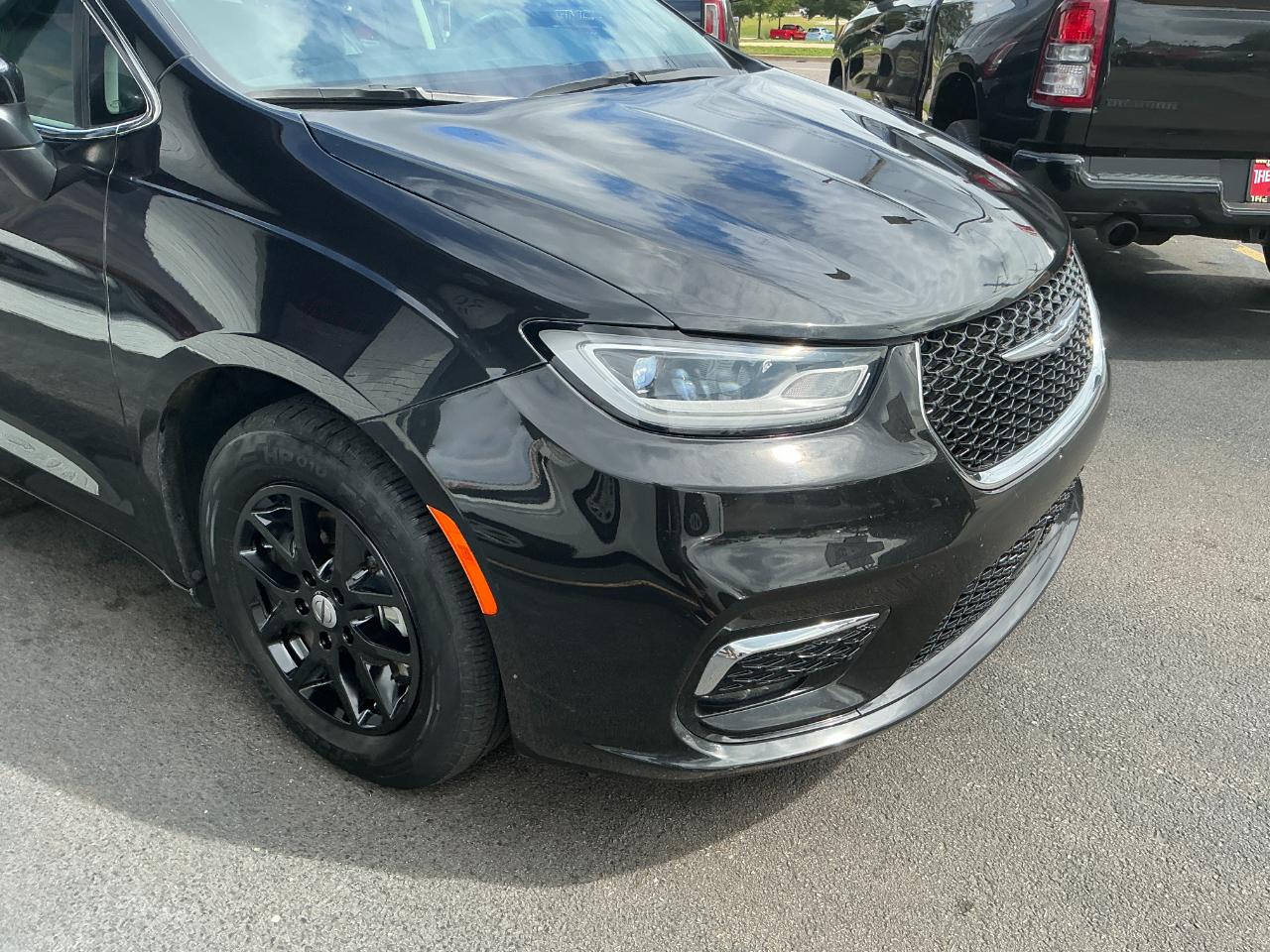 Chrysler Pacifica Touring L FWD 2023